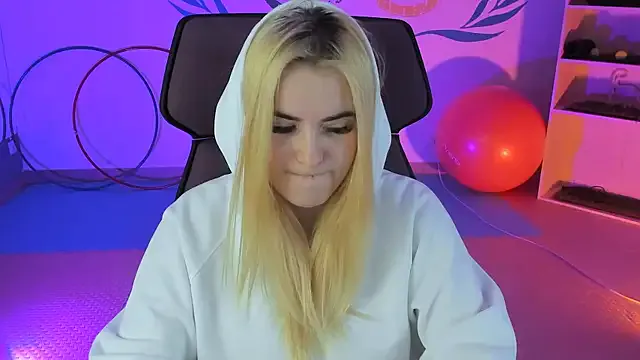 Sofi2 – webcam model profile photo Image 9