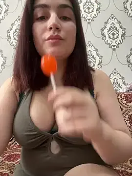 AdelinaLuuna – webcam model profile photo Image 4