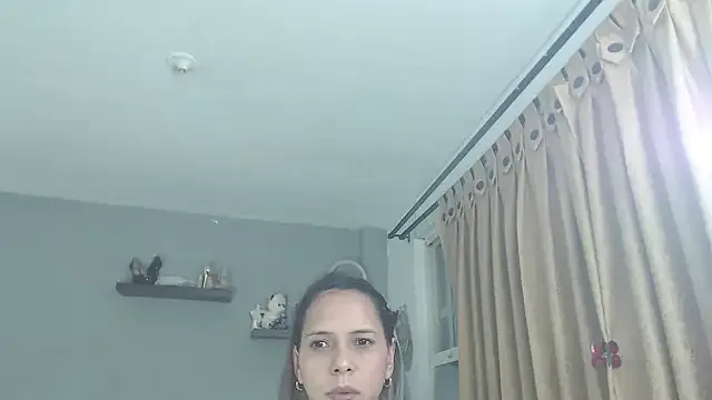 IsabellaEstrada – webcam model profile photo Image 4