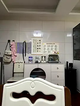 Bella – webcam model profile photo Image 12