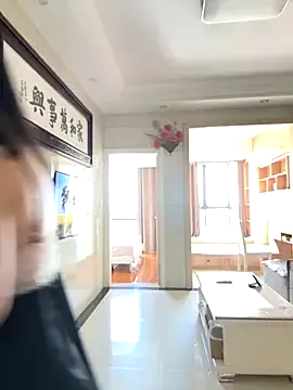 Bella – webcam model profile photo Image 9