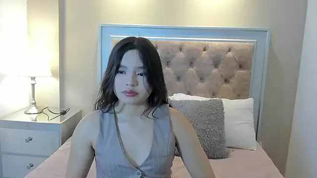 Selenaaaaa- – webcam model profile photo Image 2