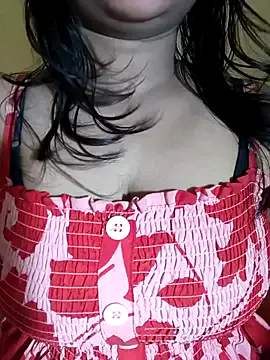 AmaraBosch – webcam model profile photo Image 2