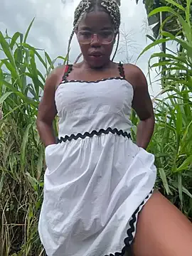 AnniDianna – webcam model profile photo Image 4