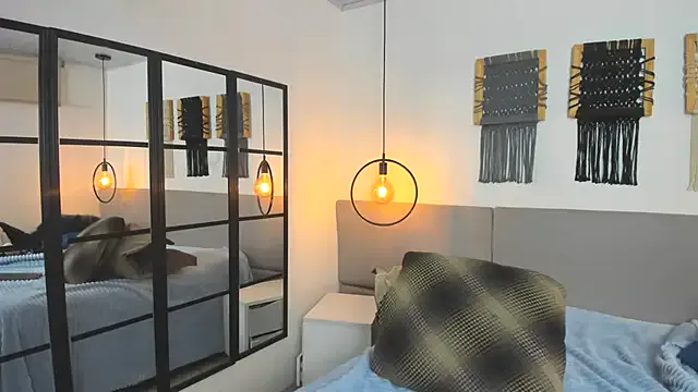 AdeleWood – webcam model profile photo Image 11