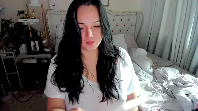 Adel-chocolatee – webcam model profile photo Image 7