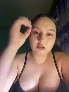 MiraKova – webcam model profile photo Image 5