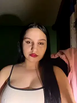 MiraKova – webcam model profile photo Image 7