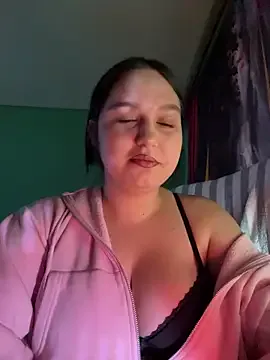 MiraKova – webcam model profile photo Image 8