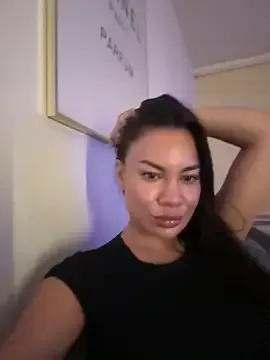 Marie – webcam model profile photo Image 5