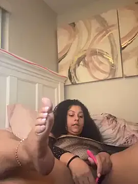 LilyReyes – webcam model profile photo Image 6