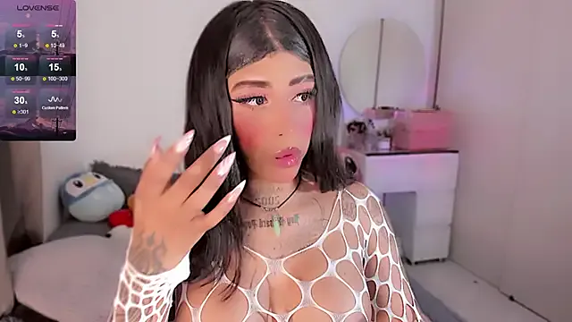 LizBentley – webcam model profile photo Image 9