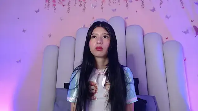 MiraKova – webcam model profile photo Image 8