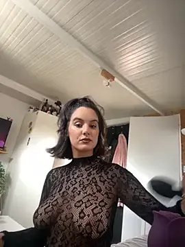 KikiVega – webcam model profile photo Image 2