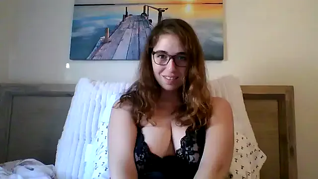 NoaZara – webcam model profile photo Image 13