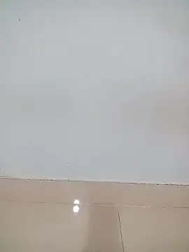 Bella-999 – webcam model profile photo Image 9