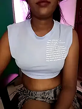 SophieMazzone – webcam model profile photo Image 16