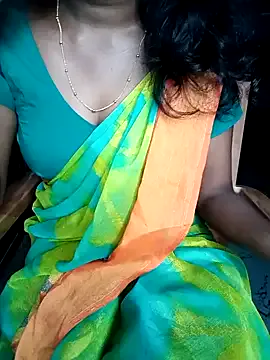 Tamil_kavinila Image 3