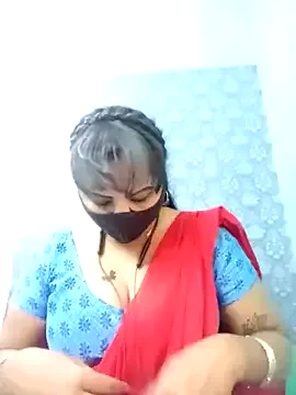 MystiqueXXX – webcam model profile photo Image 2