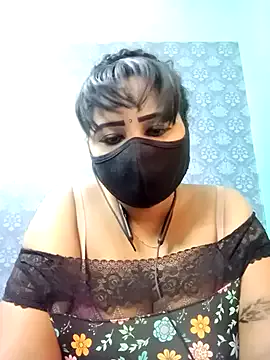 MystiqueXXX – webcam model profile photo Image 4