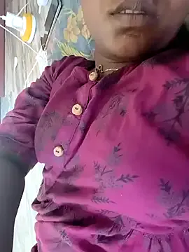 Gia – webcam model profile photo Image 3