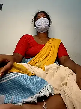 Gia – webcam model profile photo Image 5