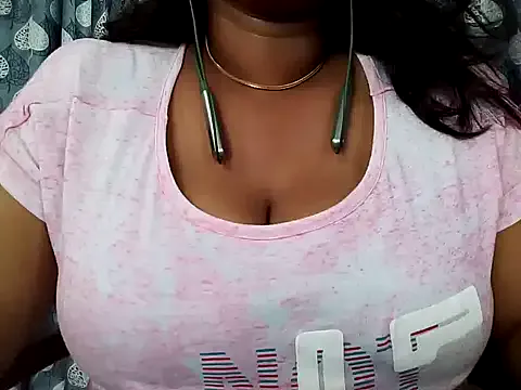 MarylinGlory – webcam model profile photo Image 6
