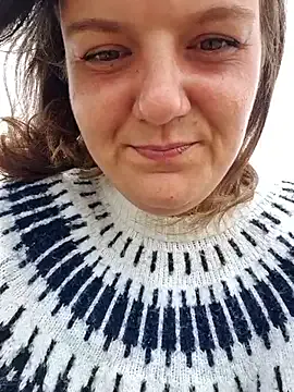 ViviennePower – webcam model profile photo Image 11
