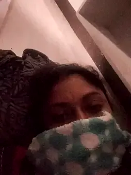 Buzzyd – webcam model profile photo Image 19