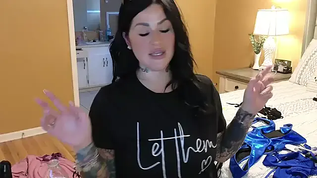 TexasTattooedHouseWife Image 7