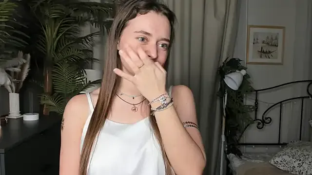 HillaryDiez – webcam model profile photo Image 4