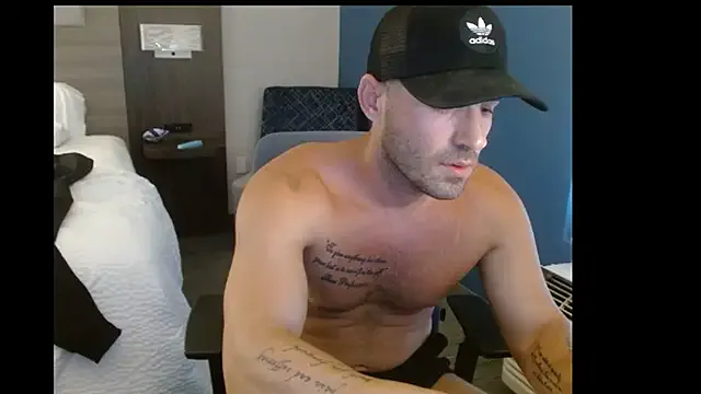 AdeleWood – webcam model profile photo Image 9