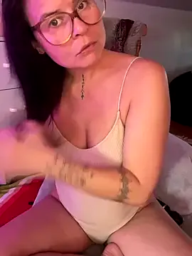 AlisonColemans – webcam model profile photo Image 14