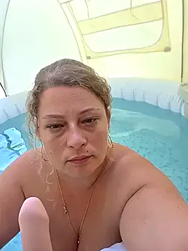 EsmeBrowm – webcam model profile photo Image 19