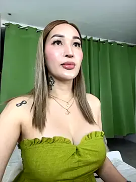 KaiaLoren – webcam model profile photo Image 3