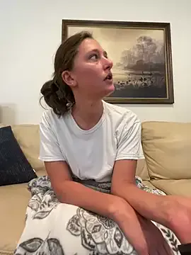 EsmeBrowm – webcam model profile photo Image 17