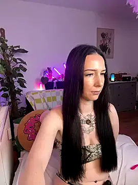 Evie – webcam model profile photo Image 15