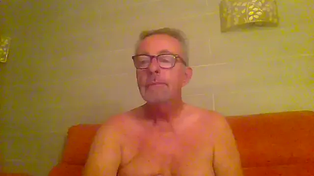 AprilHadid – webcam model profile photo Image 3