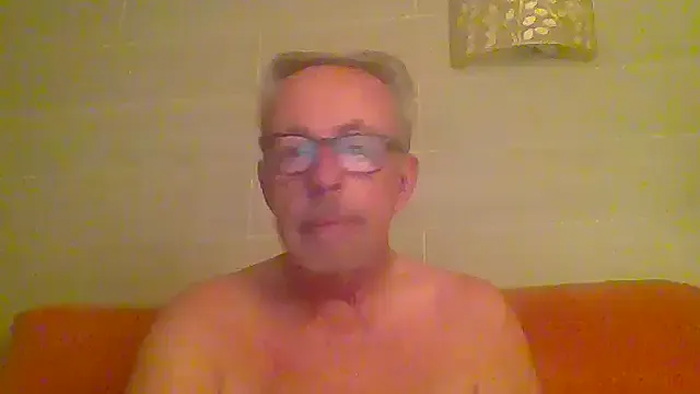 AprilHadid – webcam model profile photo Image 6