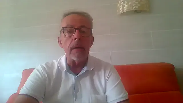 AprilHadid – webcam model profile photo Image 8