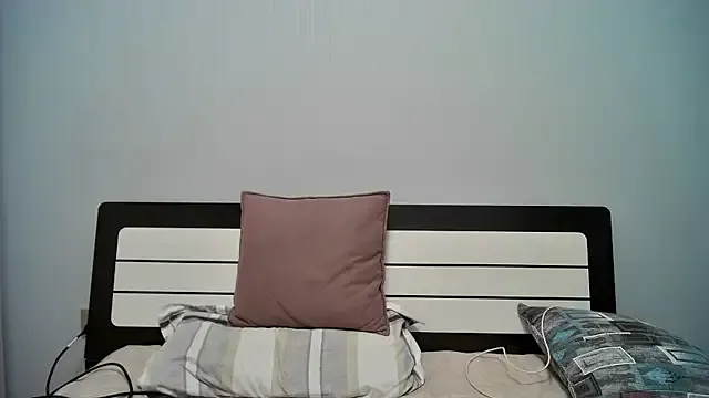 LiaWest – webcam model profile photo Image 2