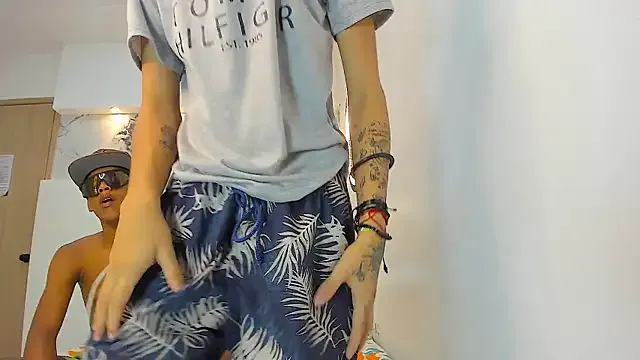 TWINKS_BOYS1 Image 4