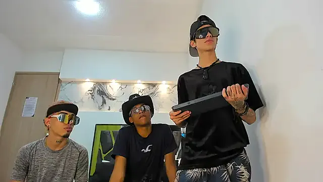 TWINKS_BOYS1 Image 6