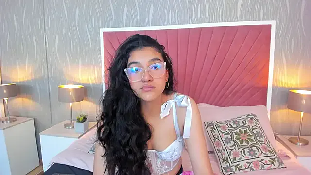 IsabelaGuerra – webcam model profile photo Image 11