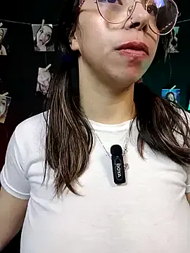 valentina_swallow Image 4