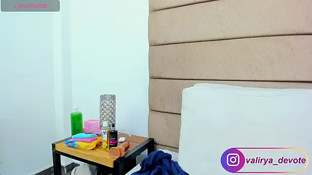 Runarunapi – webcam model profile photo Image 8