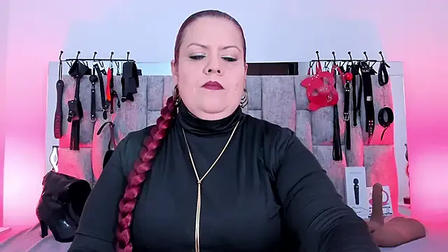 MiraKova – webcam model profile photo Image 10