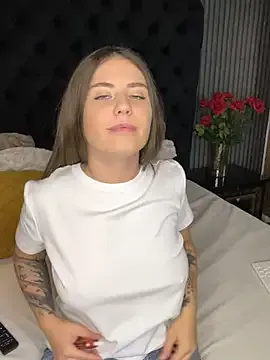 VanessaHart Image 8