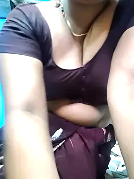 BellaaJones – webcam model profile photo Image 14