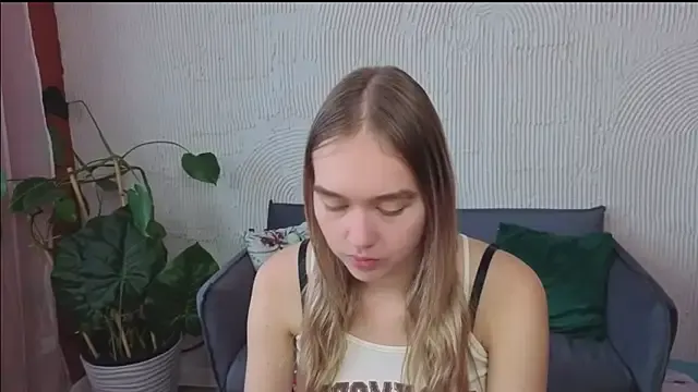 YasmienAtos – webcam model profile photo Image 13